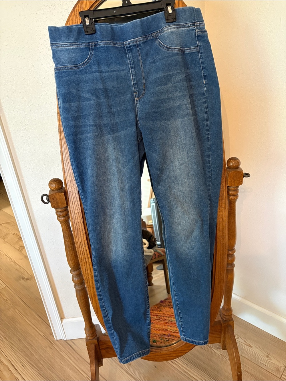 Wonderly Women’s Skinny Stretch Jeans in Mid Blue